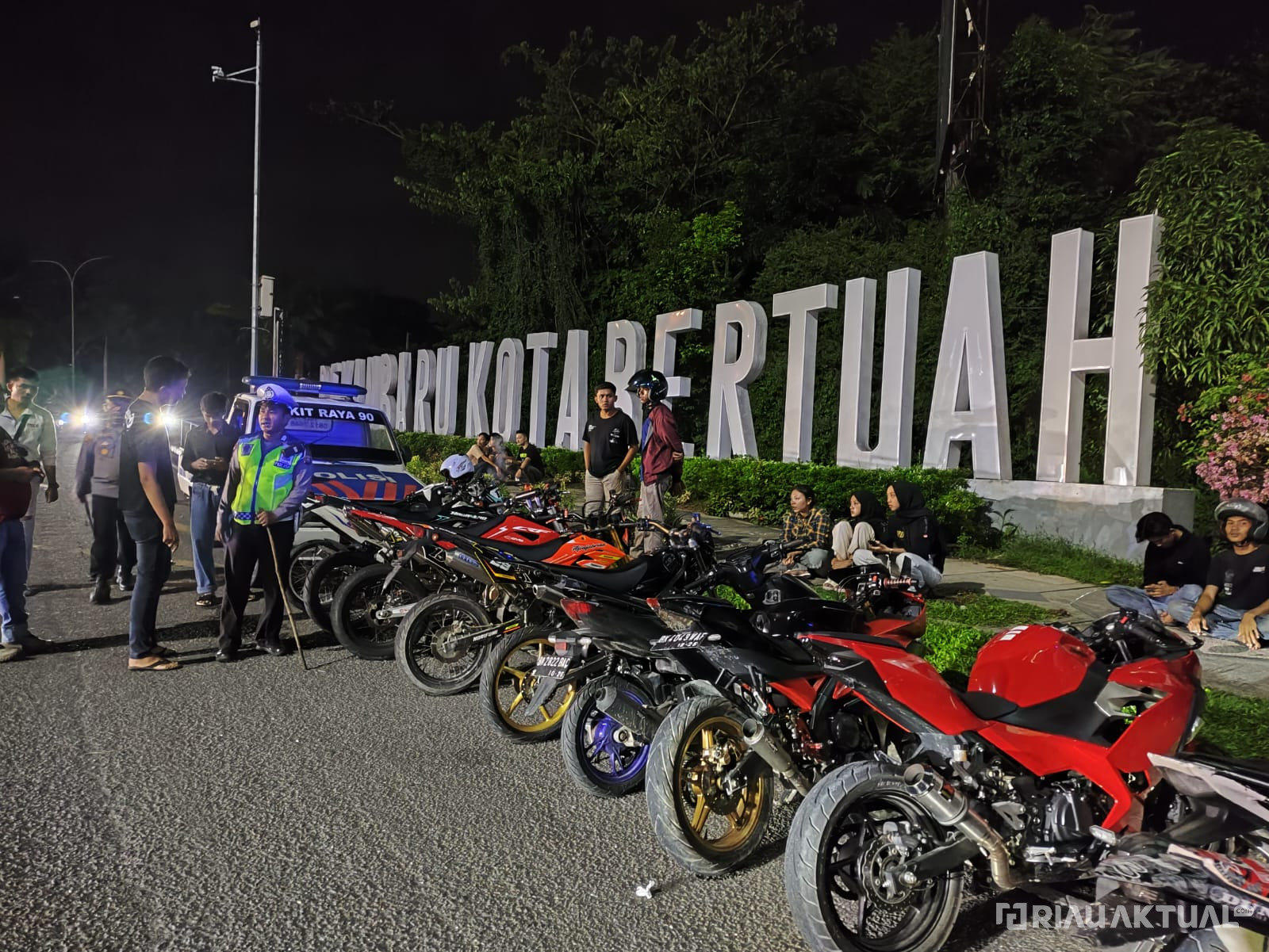 Razia Polsek Bukit Raya Amankan 24 Sepeda Motor Terindikasi Balap Liar