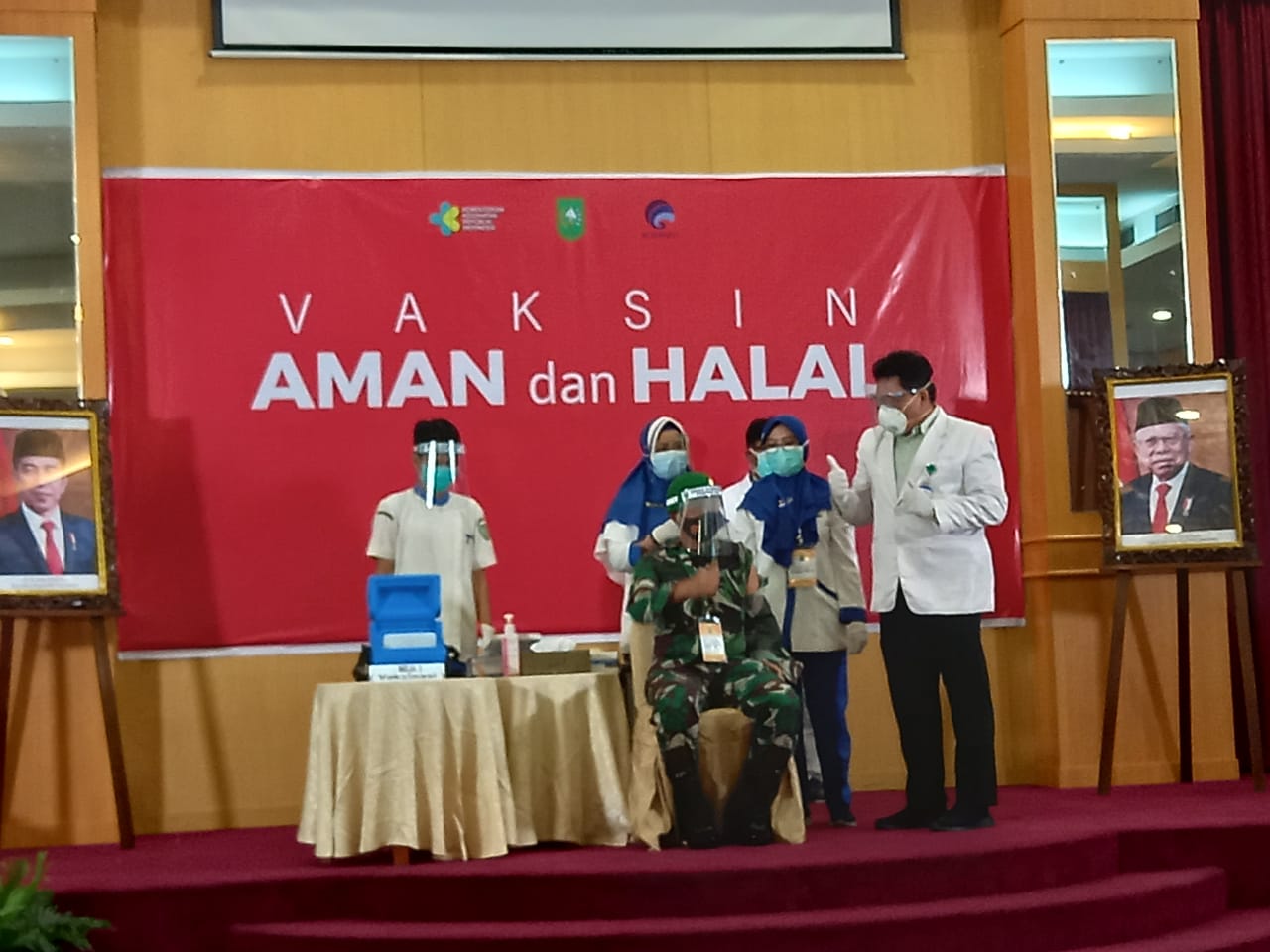 Danrem 031/WB Jadi Orang Pertama Divaksin Di Riau