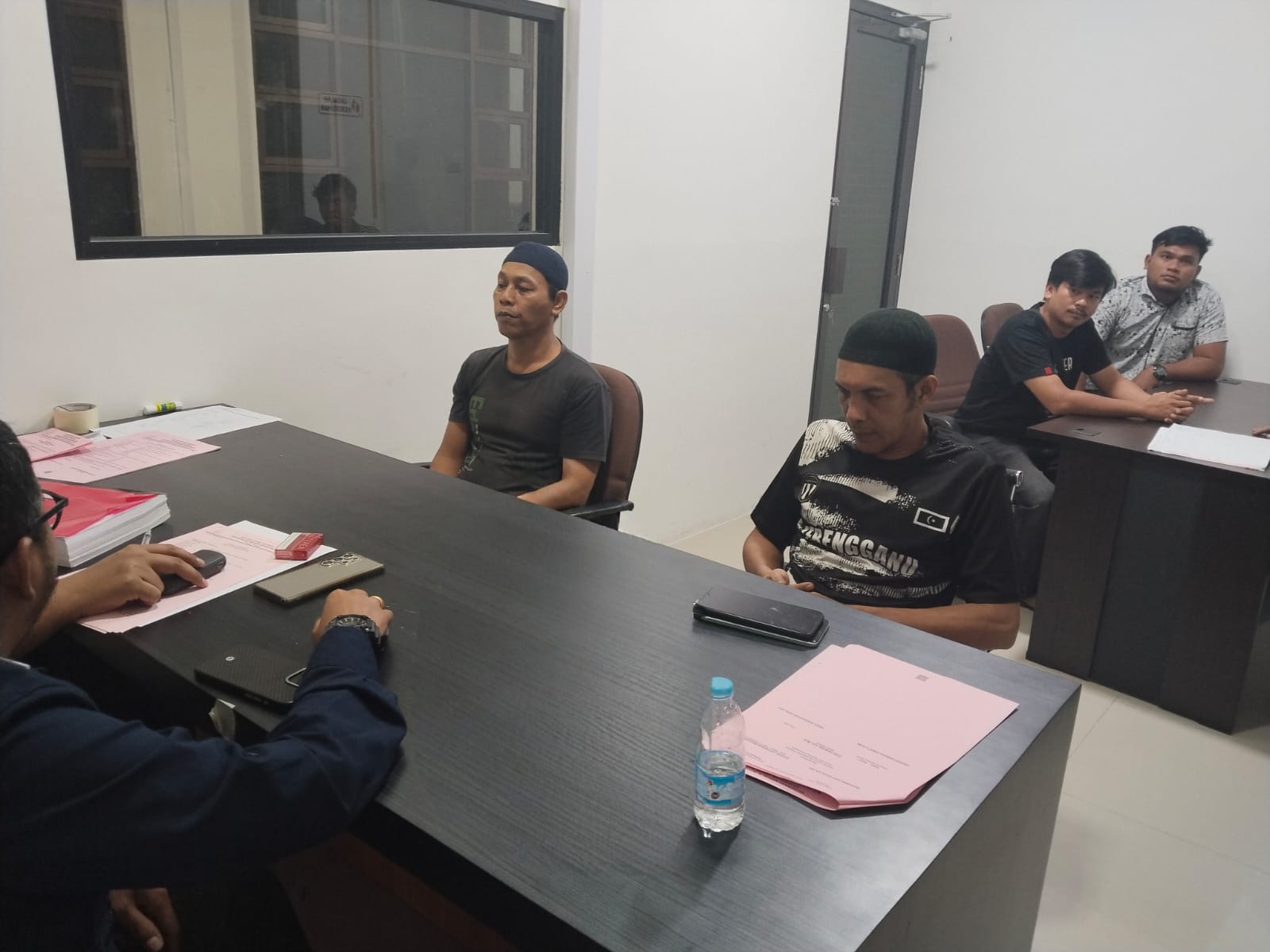 Kejari Bengkalis Terima Tahap II Kasus Karhutla, Dua Warga Rupat Ditahan