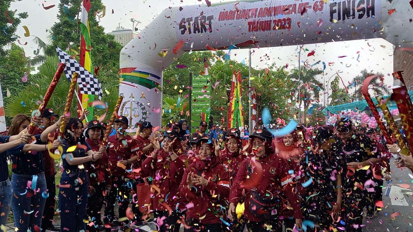 Ratusan Pegawai Kejati Riau Ikuti Jalan Santai Puncak Hari Bakti Adhyaksa Ke-63