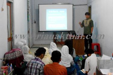 Bakat Menulis Banyak, Tapi Murid Takut Kirim Karya ke Media