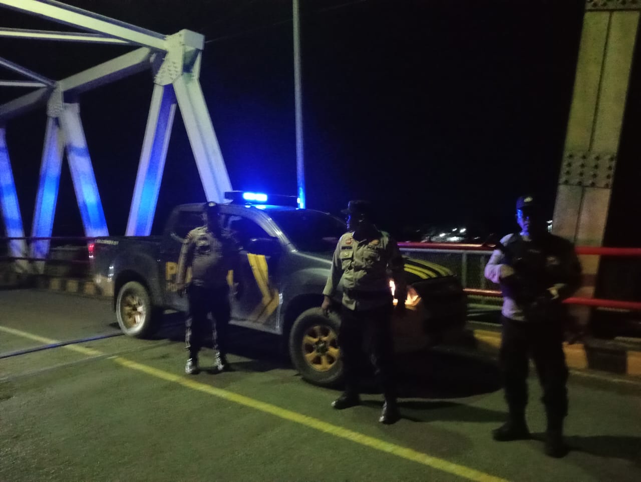 Wujudkan Pilkada Damai, Polsek Kempas Tingkatkan Patroli Blue Light