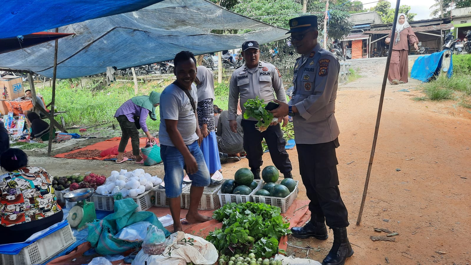 Polsek Kempas Ajak Pedagang Sukseskan Pemilu 2024