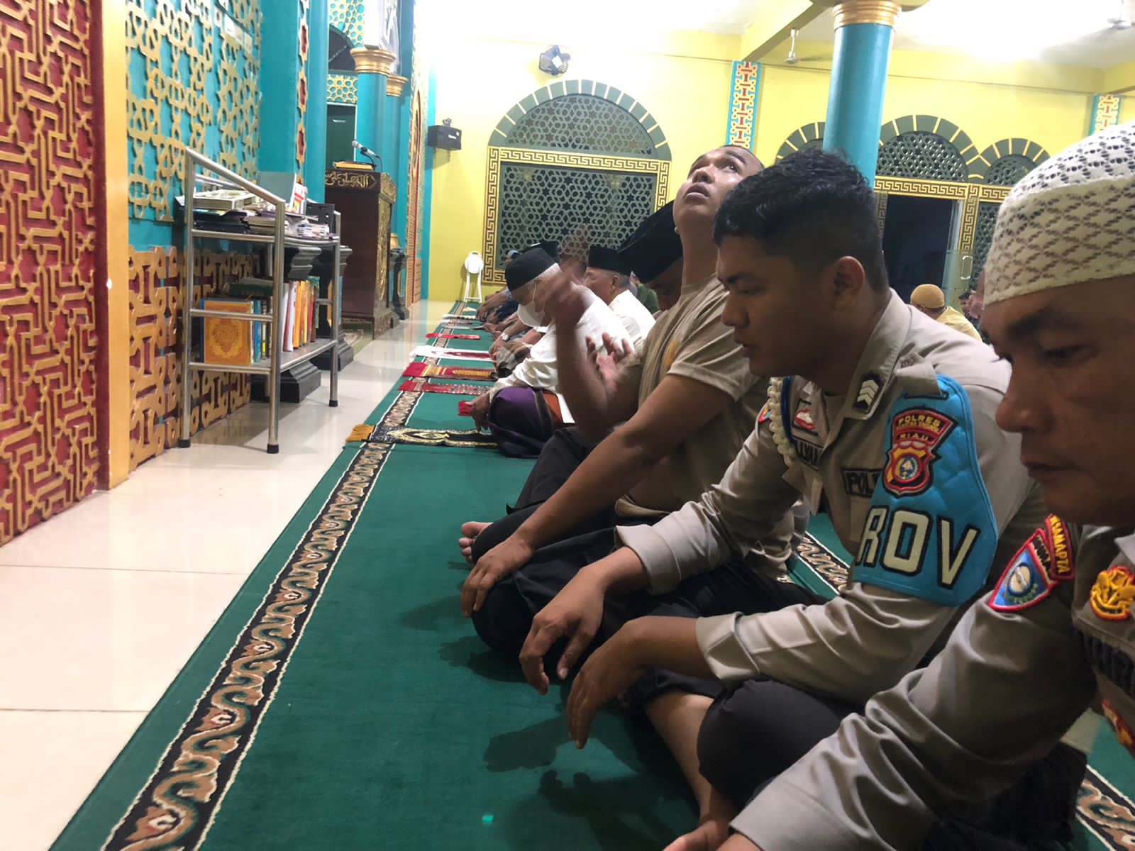 Salat Maghrib dan Isya Berjamaah, Polres Kuansing Sampaikan Pesan Kamtibmas Jelang Pemilu 2024