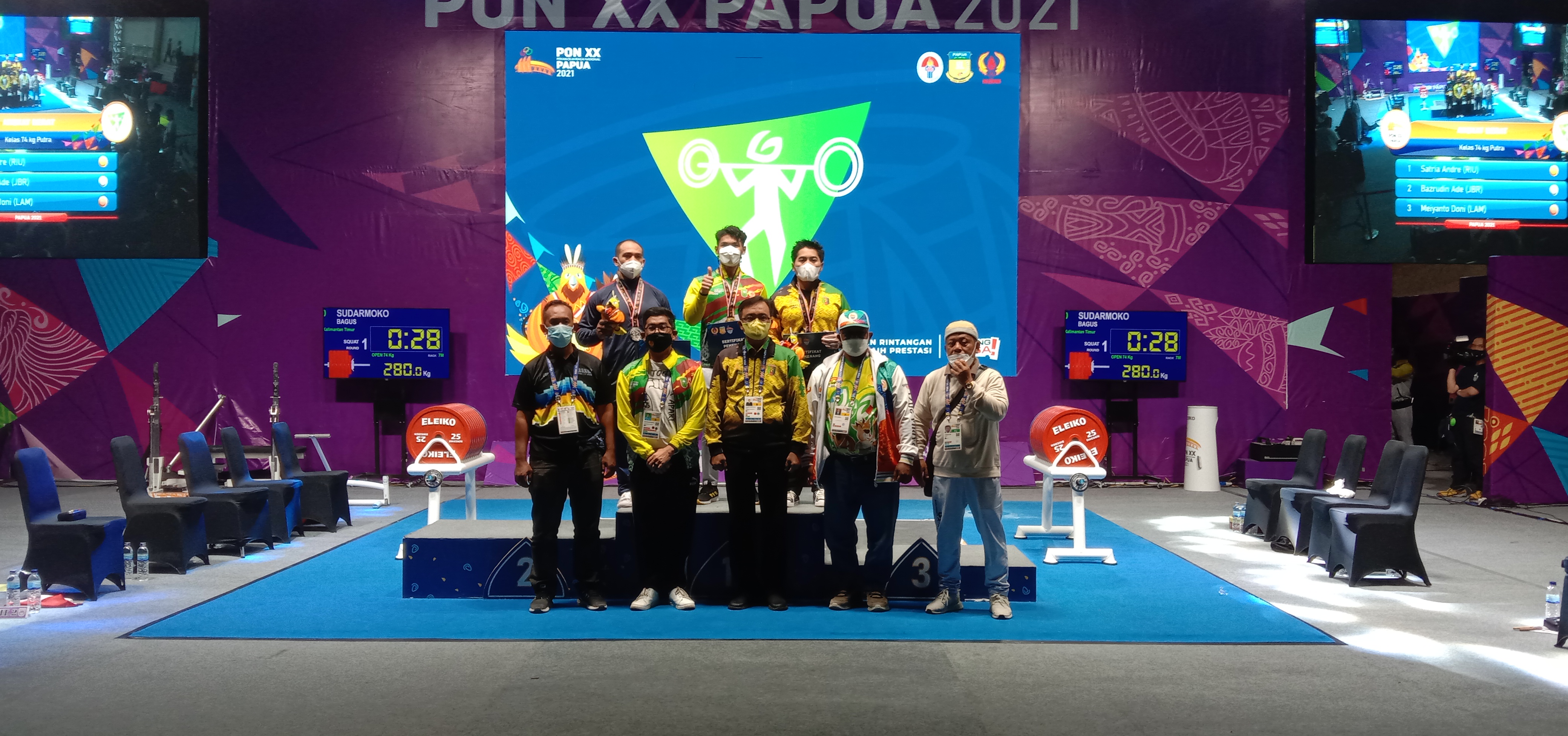 Hari Kedua Angkat Berat, Kalahkan Juara Dunia, Andre Satria Raih Emas Kelas 74 Kg