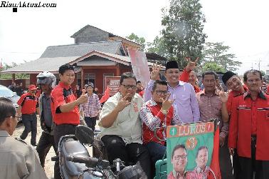 LE Lebih Memilih Blusukan  Daripada Berorasi di Panggung