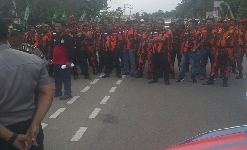 Ratusan Massa GERAK Nyaris Bentrok Ormas PP Bengkalis