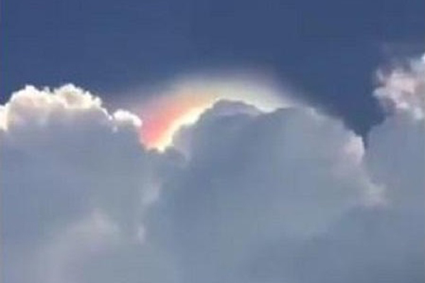 Cahaya Aneh di Langit Malang Usai Gempa Magnitude 6,1, Ini Penyebab