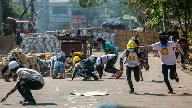 Para Dokter dan Perawat Tolak Kudeta Militer Myanmar
