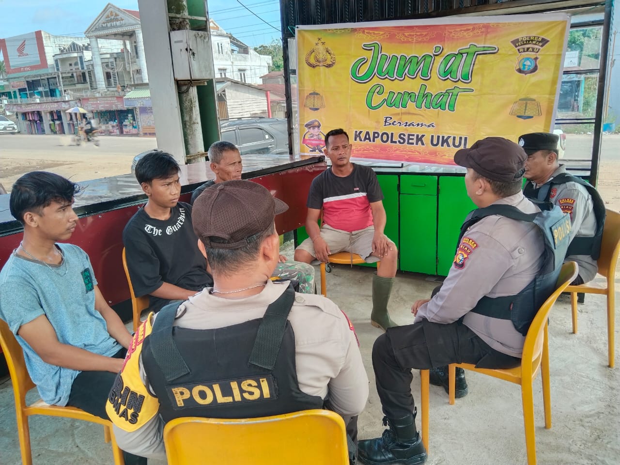 Polsek Ukui dan Warga Wujudkan Pilkada Damai