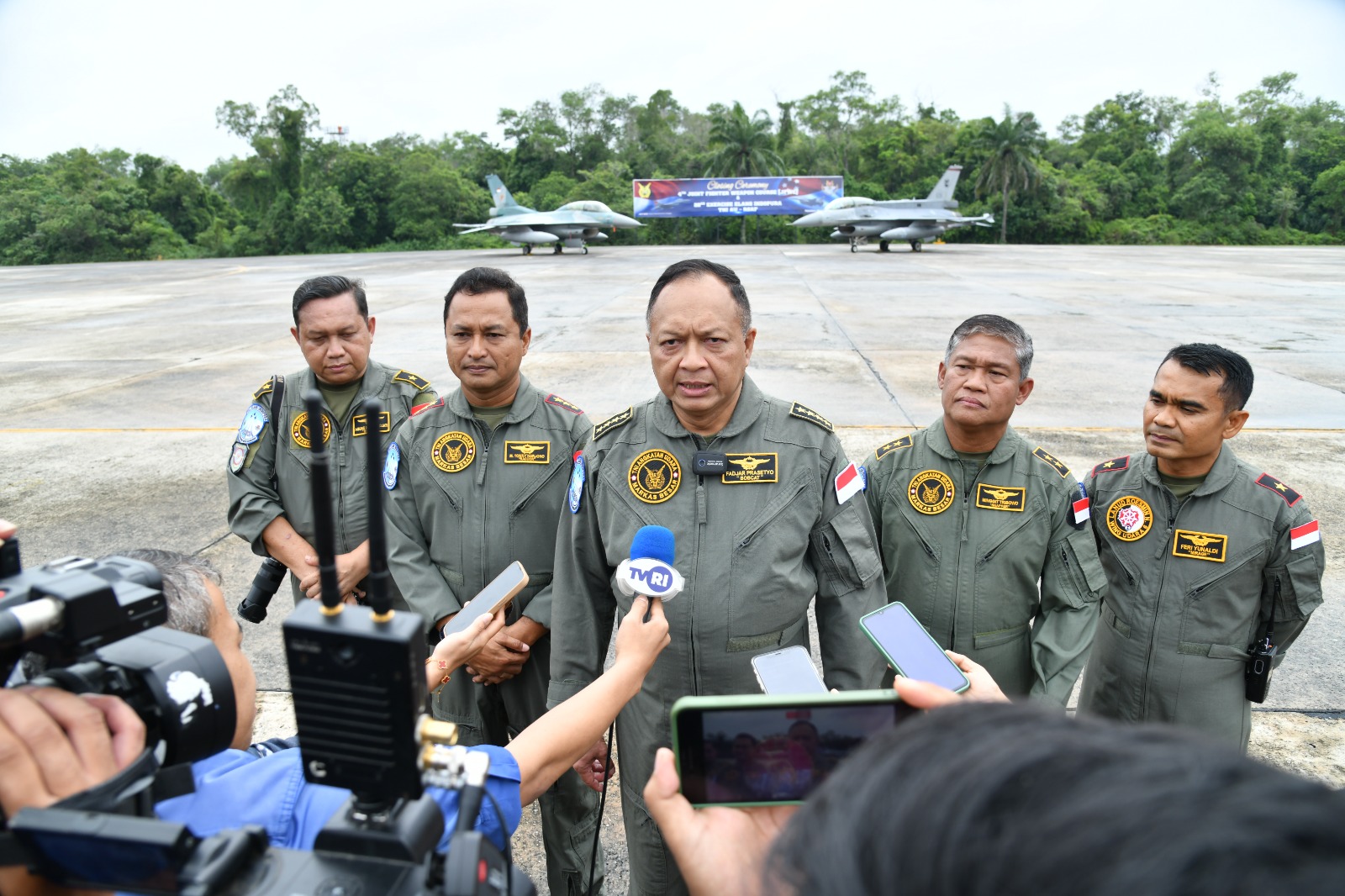 Kasau Tutup JFWC ke-4 dan Latma Elang Indopura ke-22 di Lanud Roesmin Nurjadin