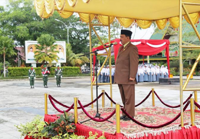 Sekda Inhil Pimpin Upacara Bendera Peringati Harkitnas ke-110 Tahun 2018