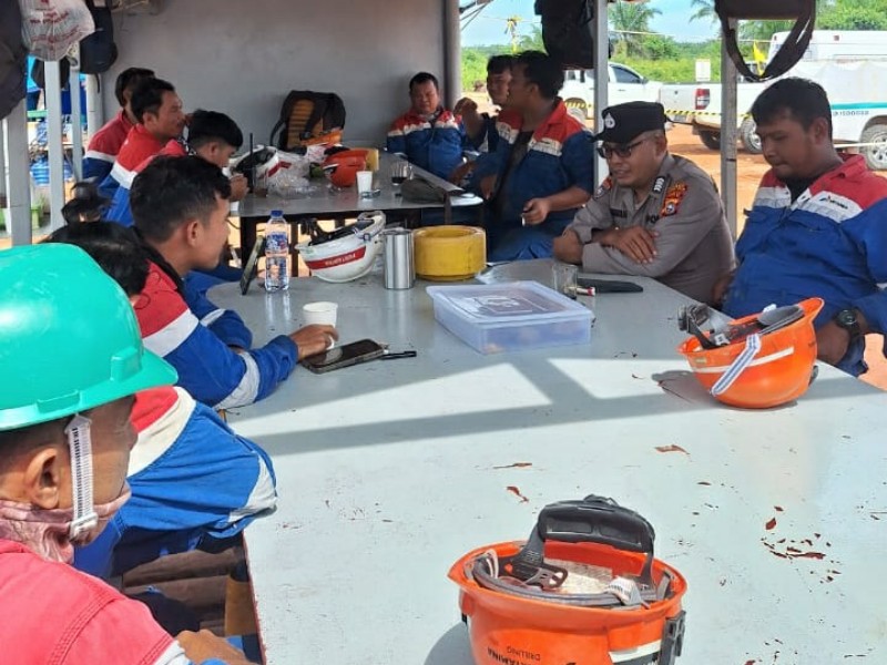 Polsek Bangko Pusako Gelar Kegiatan Cooling System untuk Wujudkan Pilkada Damai 2024 di Dusun Sei Rumbia