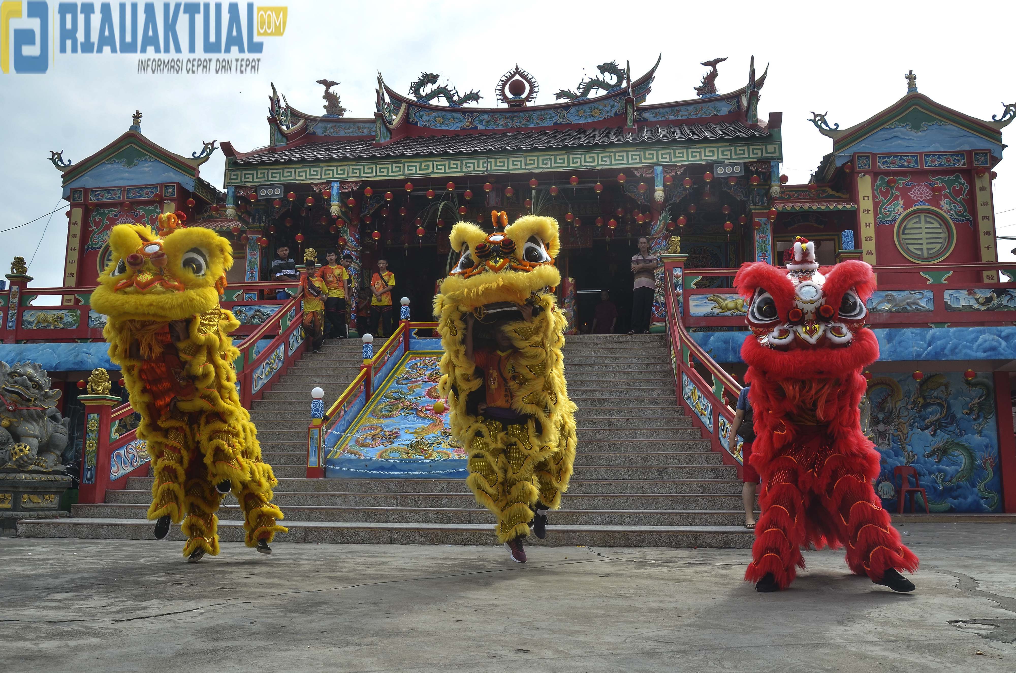 Pertunjukan Barongsai Di Vihara Surya Dharma Pekanbaru