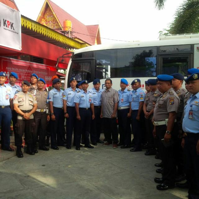 Personil TNI AU Lanud Roesmin Noerjadin Donor Darah