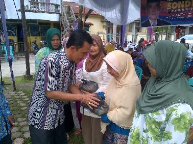 Sondia Warman dan Ade Hartati Serap Aspirasi Masyarakat Peputra Indah I