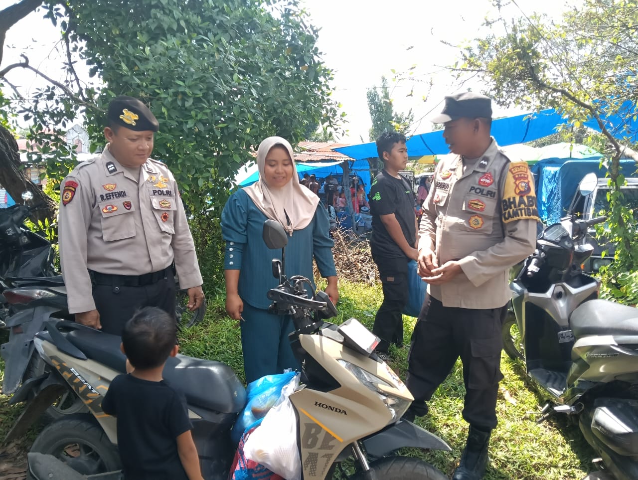 Cegah Kriminalitas, Polsek TPTM Lakukan Patroli Dialogis di Pasar Pekan Jumat