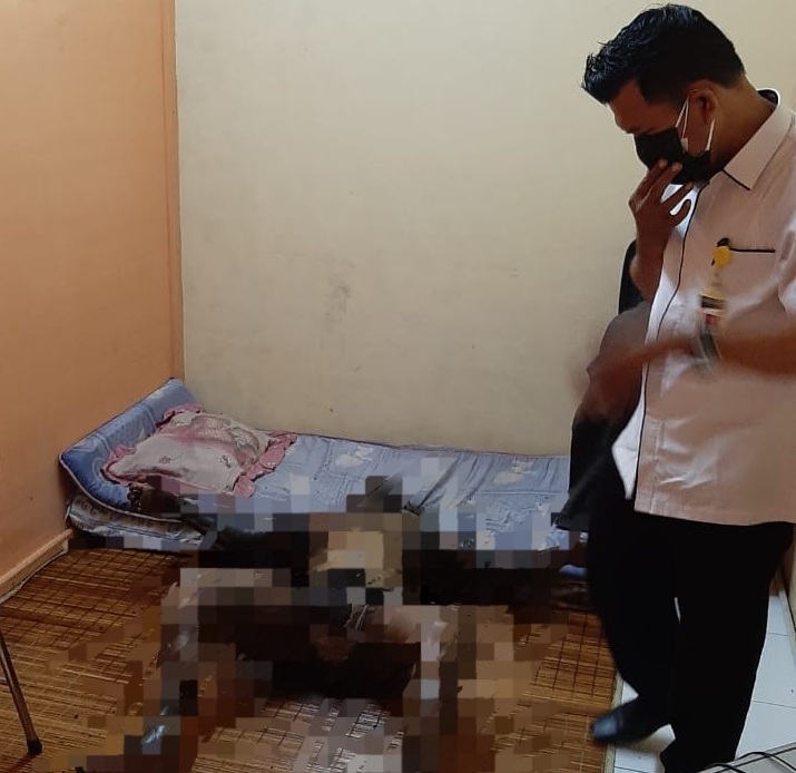 Sosok Mayat Ditemukan Membusuk Dalam Ruko di Pekanbaru