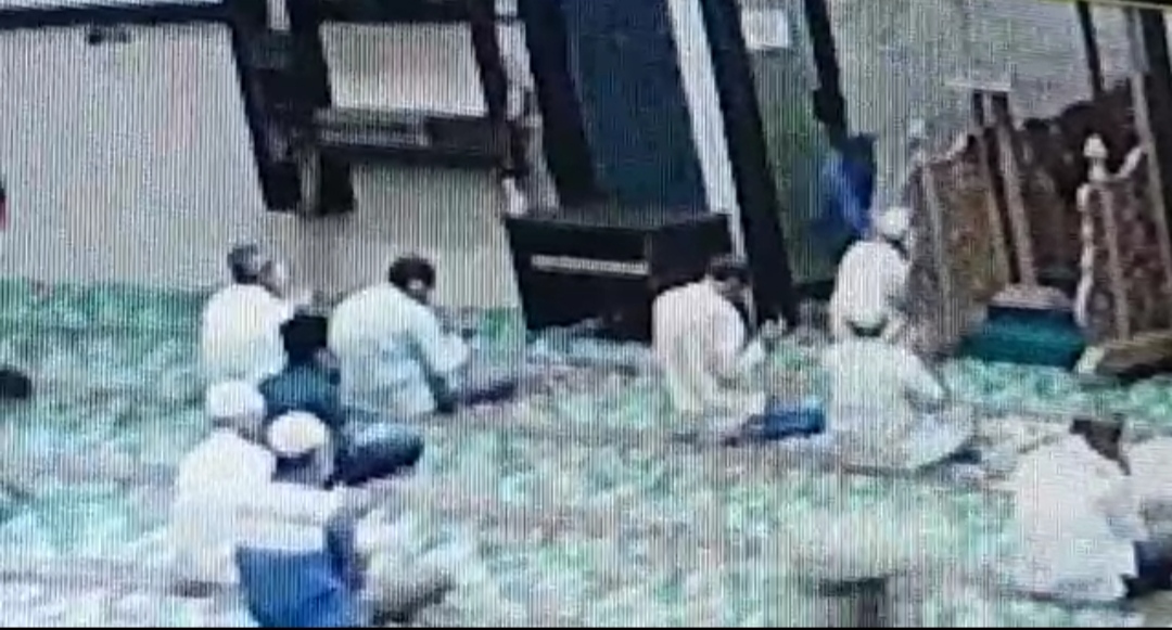 Imam Masjid Al-falah Pekanbaru Diserang Saat Berdoa Usai Sholat Isya