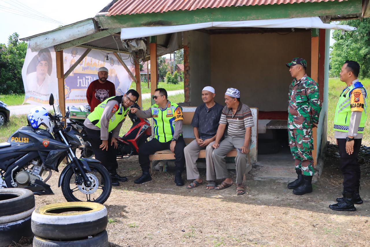 Jaga Keamanan Saat Libur Idul Fitri, AKBP Asep Sujarwadi Pimpin Patroli ke Perumahan Warga