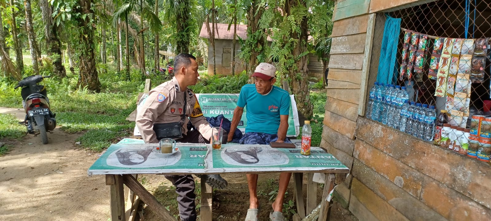 Bhabinkamtibmas Ajak Warga Barangan Sukseskan Pemilu di Inhu