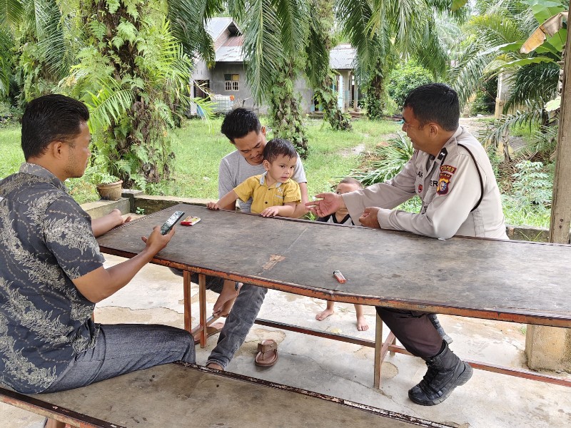 Samapta Polsek Rimba Melintang Gencarkan Door-to-Door untuk Pilkada Damai 2024 di Rohil