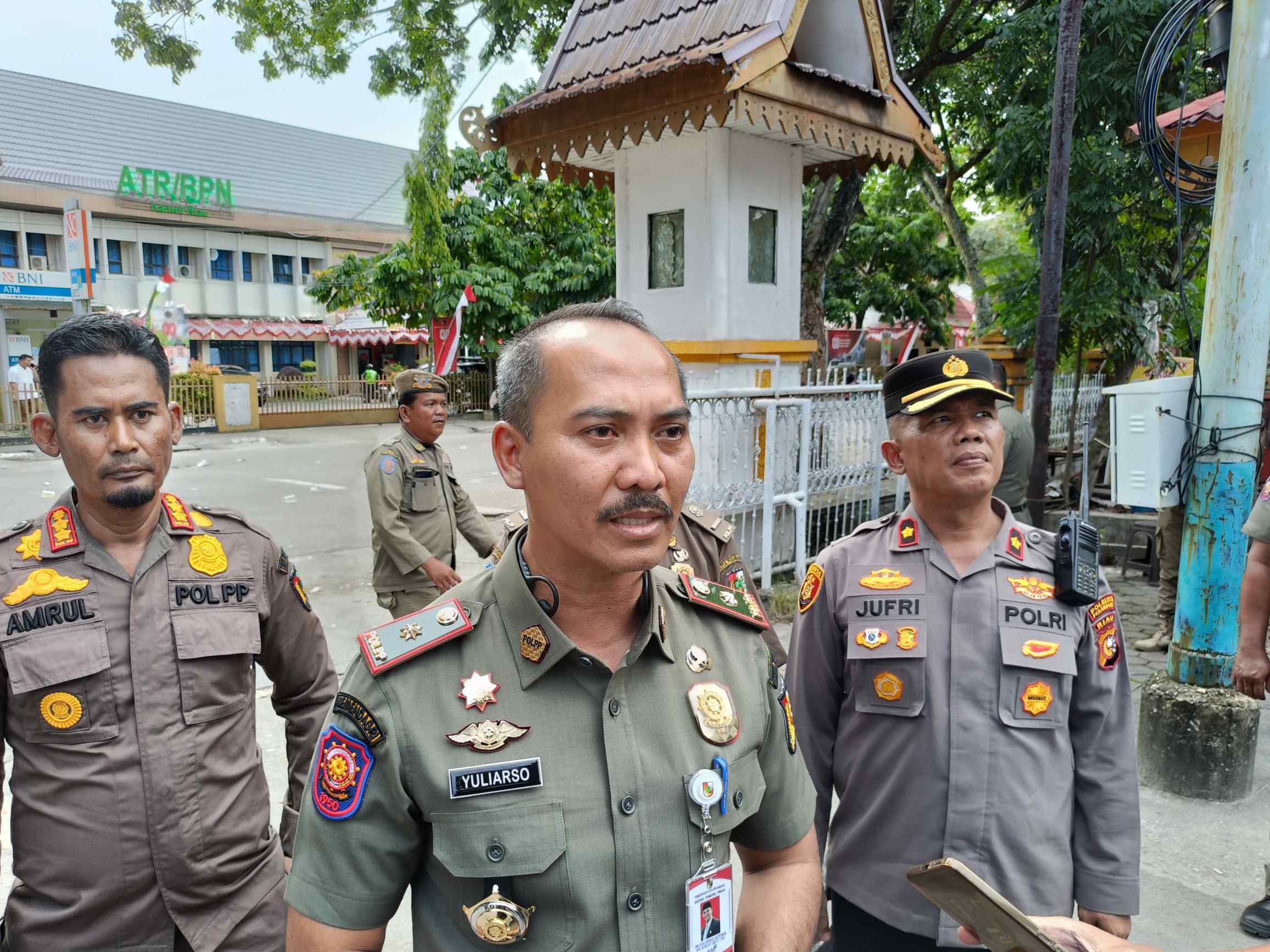 Wujudkan Kota Tertib, Satpol PP Pekanbaru Peringatkan PKL Tak Boleh Jualan di Sembarang Tempat