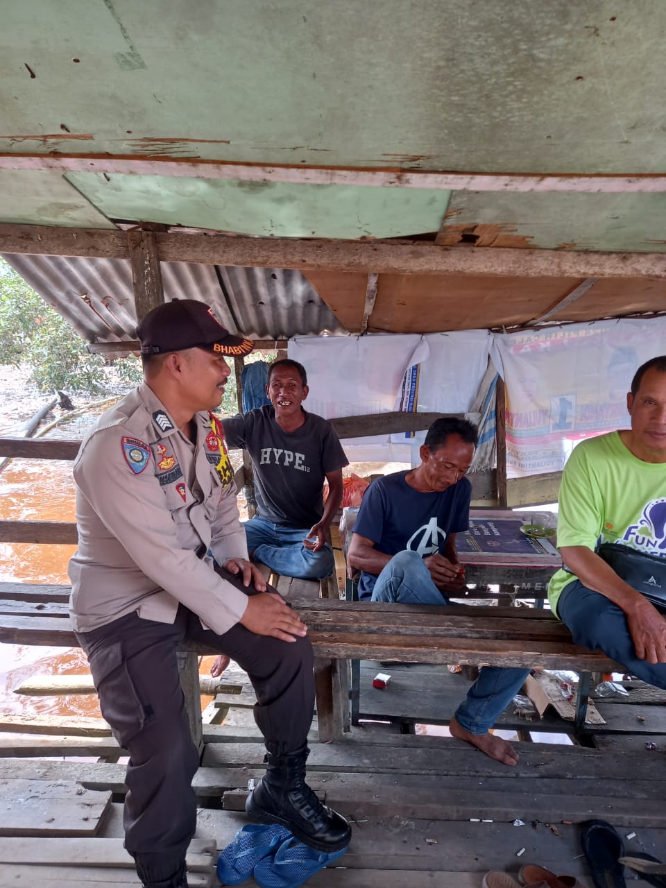 Polsek Pulau Burung Sambangi Masyarakat dan Sampaikan Pemilu Damai 2024