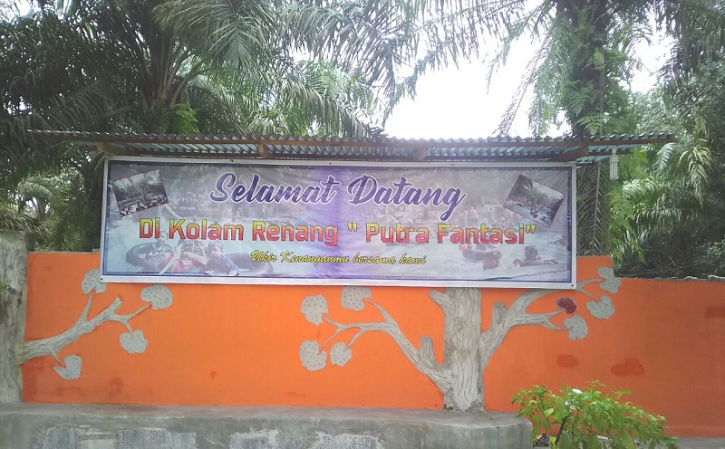 Kolam Renang Putra Fantasi Bengkalis Dibuat Untuk Sarana Hiburan Masyarakat