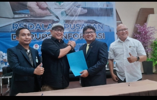 Saling Dukung, PWI Riau - Persi Teken MoU