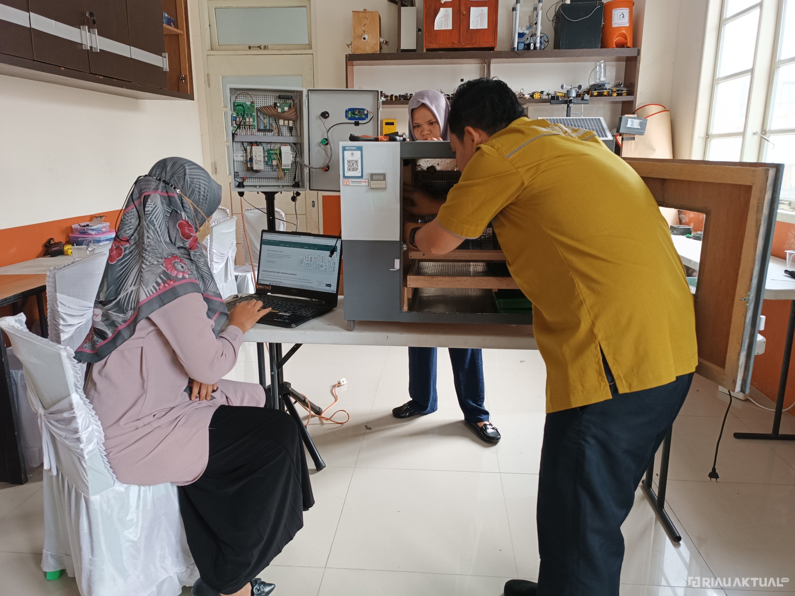 Inovasi Dosen UHTP: Smart Egg Incubator Tingkatkan Keberhasilan Penetasan Telur Ayam