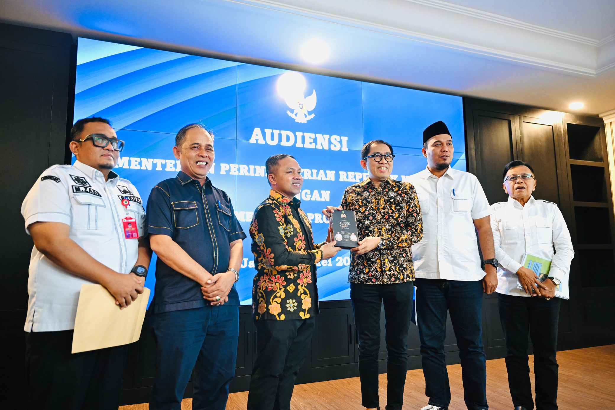 Dorong Hilirisasi Industri, Gubri Abdul Wahid Minta Dukungan Menperin