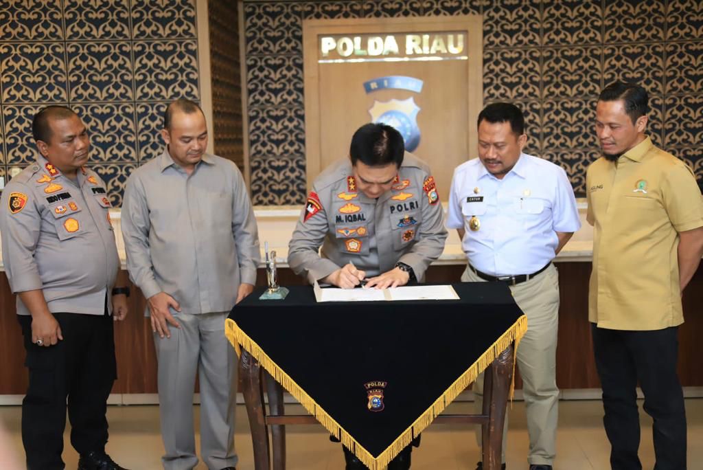 Polda Riau Terima Hibah Tanah, Irjen Iqbal: Terimakasih Saya Kepada Pemkab dan Masyarakat Kampar.