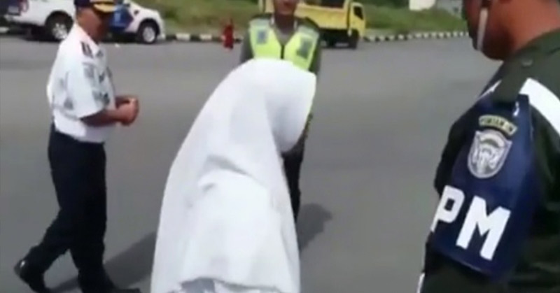 Terungkap! Pembanting HP Polantas & Penendang Helm Ternyata Pelajar Didaerah ini