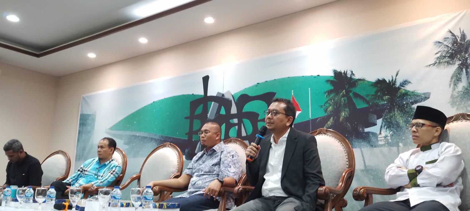 Kemesraan Elit Jangan Merusak Kesehatan Demokrasi di Indonesia