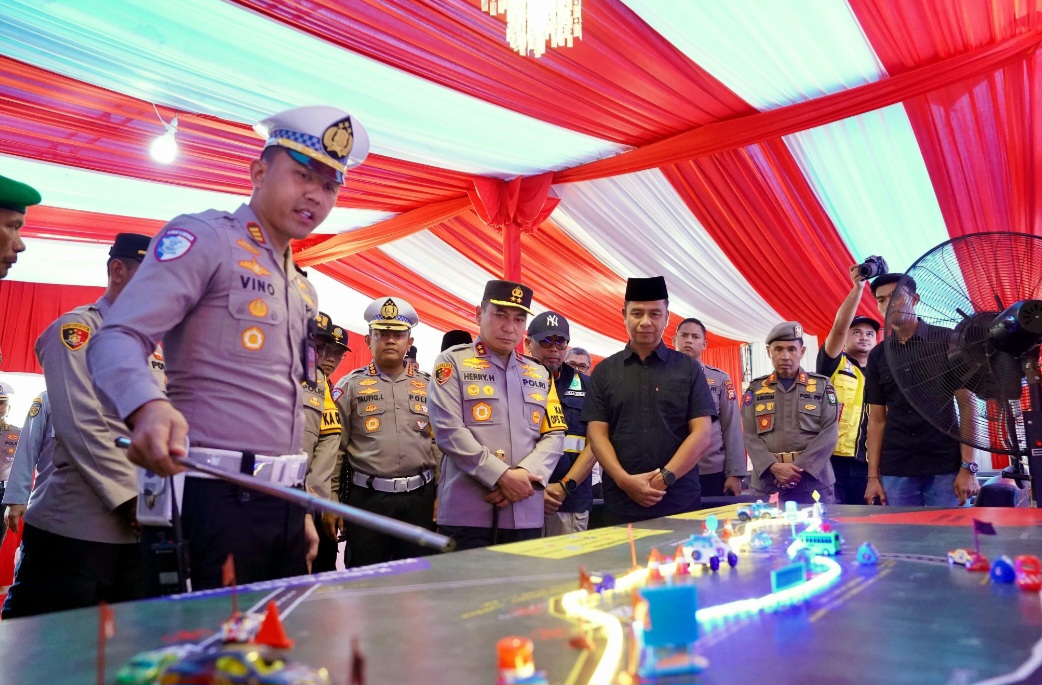 Polda Riau dan BPJN Siapkan Alat Berat Antisipasi Longsor di Jalur Mudik Riau Sumbar