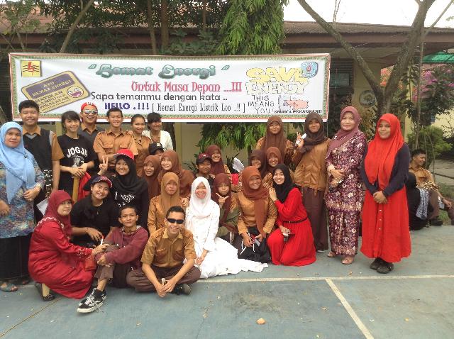 Siswa SMAN 4 Pekanbaru Kampanye Hemat Energi Listrik