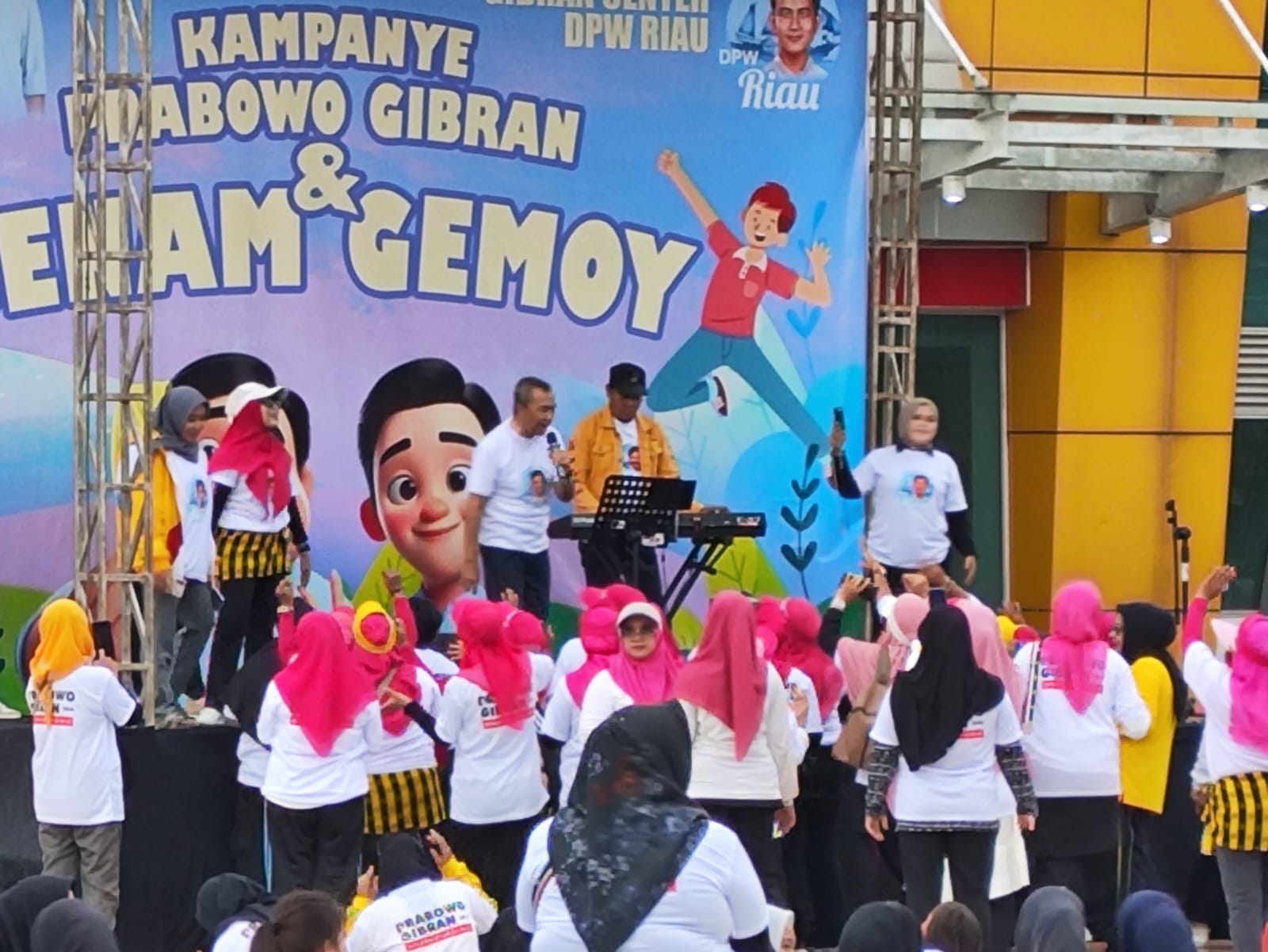 Syamsuar Targetkan Prabowo-Gibran Raih Suara di atas 50 Persen usai Senam Gemoy Ribuan Relawan