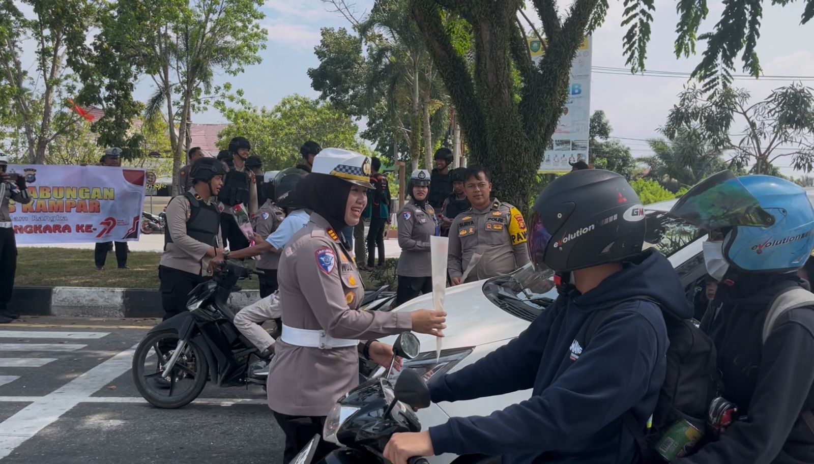Jelang Hari Bhayangkara ke-79, Polres Kampar Gelar Patroli Gabungan Simpatik di Kota Bangkinang