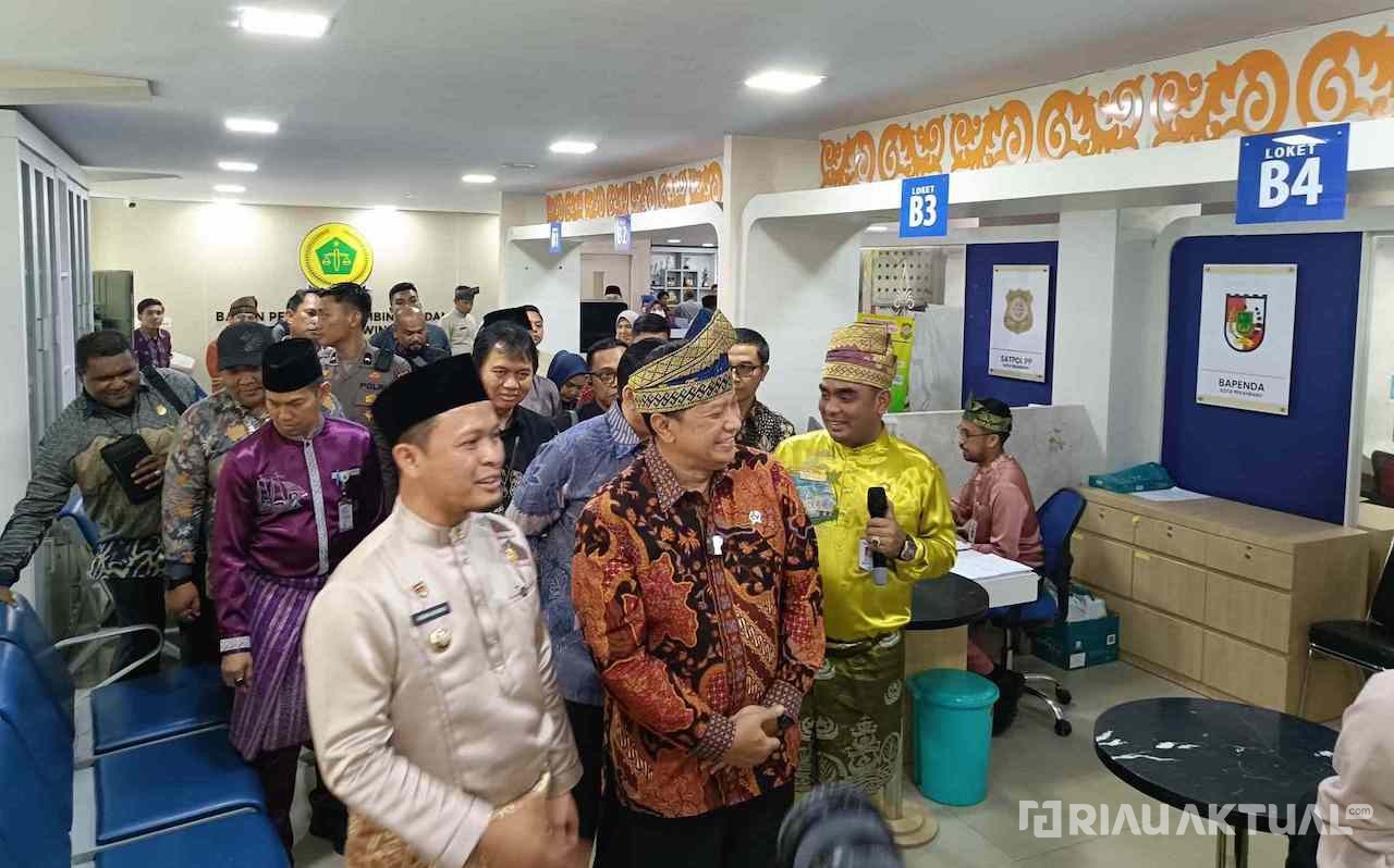Tinjau MPP Pekanbaru, Wamen PAN-RB Puji Wako Agung Atas Pelayanan Prima ke Masyarakat