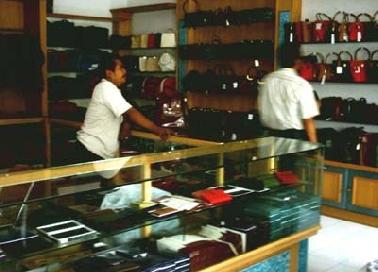 Industri Kreatif Maika Etnis Rajai Pasar LN