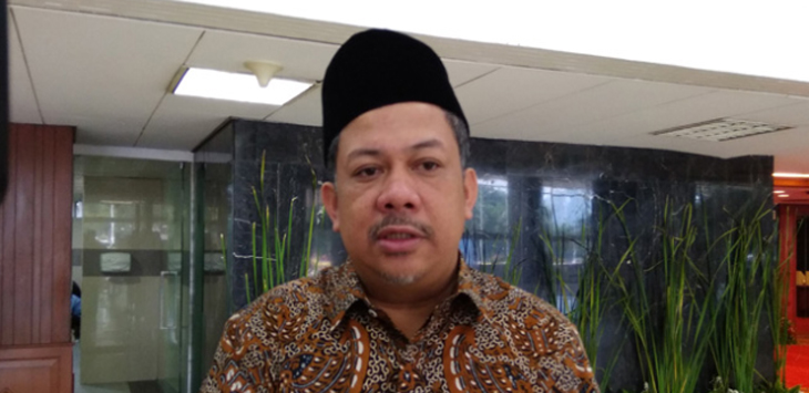 Giliran Fahri Hamzah Semprot Mensos Risma