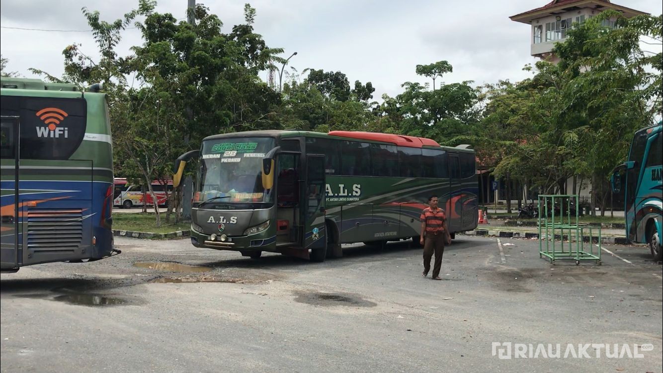 Penjualan Tiket Lebaran di Terminal BRPS Pekanbaru Masih Sepi