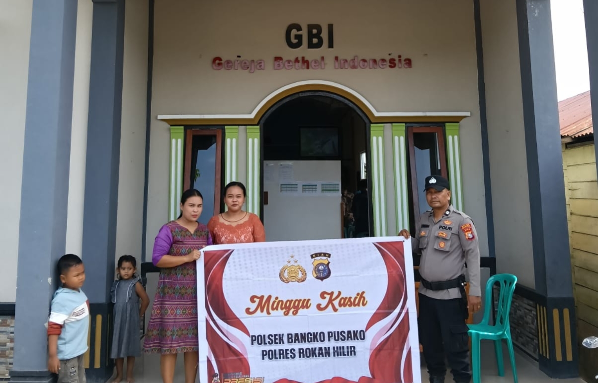 Ajak Jaga Lingkungan Aman, Polsek Bangko Pusako Sambangi Gereja Lewat Program Minggu Kasih