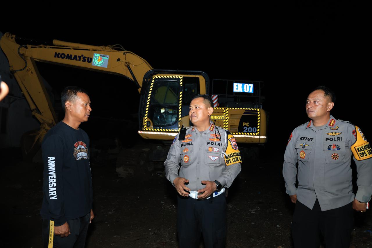 Misi Kemanusiaan, Polda Riau Kirim 3 Alat Berat untuk Pemulihan Pascabencana Agam di Sumbar