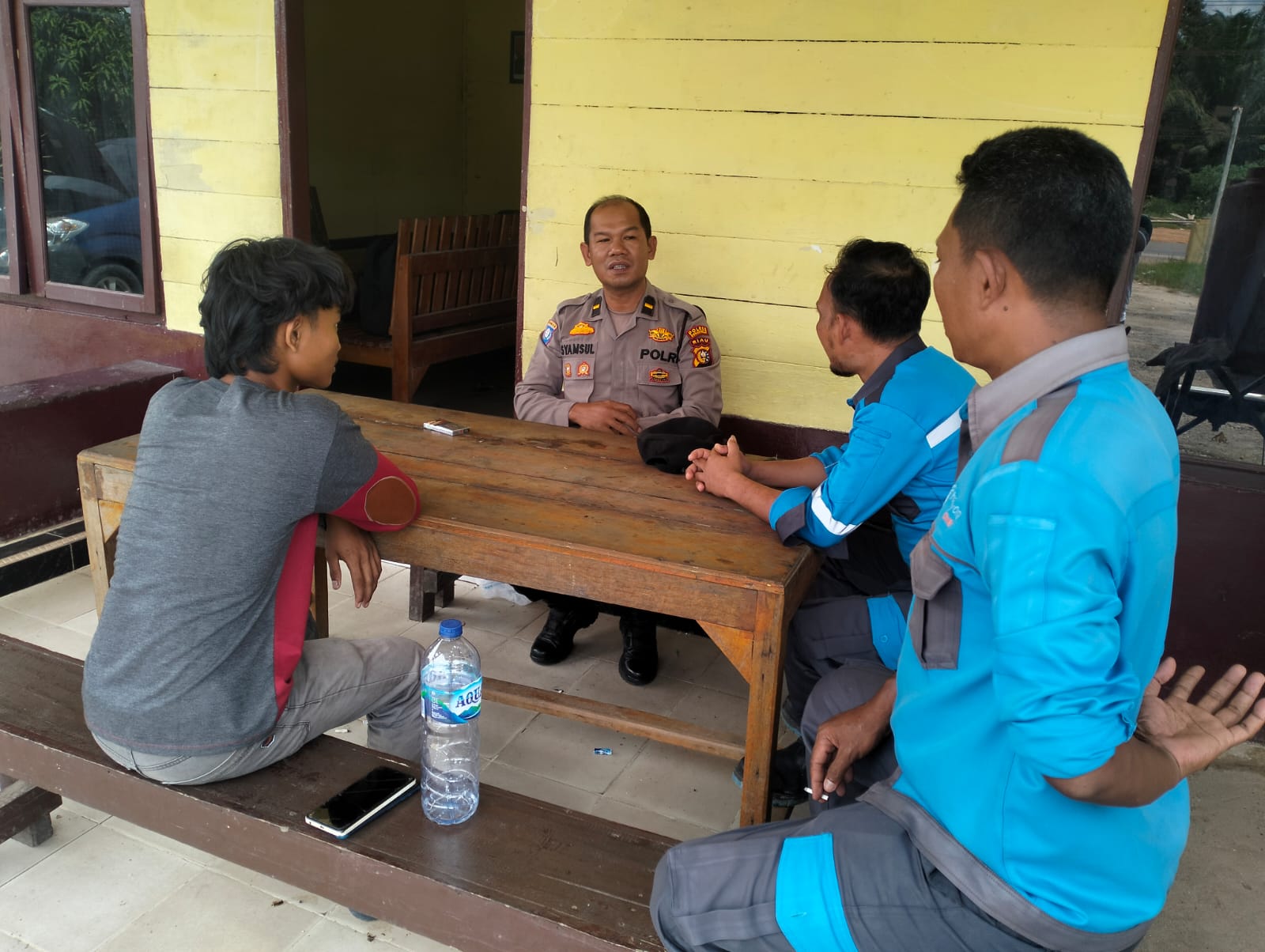 Polsek Bangko Pusako Ajak Warga Sukseskan Pilkada Damai 2024 di Kecamatan Bangko Pusako