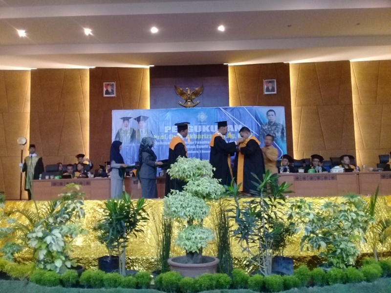 UIN Riau Kukuhkan Profesor Akbarizan Sebagai Guru Besar Fakultas Syariah dan Hukum