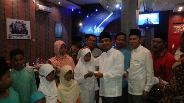 Komisi IV DPRD Pekanbaru Gelar Buka Bersama dan Santuni Anak Yatim