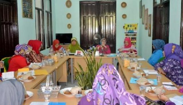 Ketua TP PKK Inhil Pimpinan Rapat Mempersiapkan Program Tahun 2016