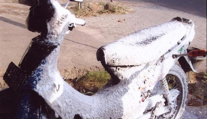 Bolehkah Cuci Motor Pakai Sabun Colek dan Deterjen?